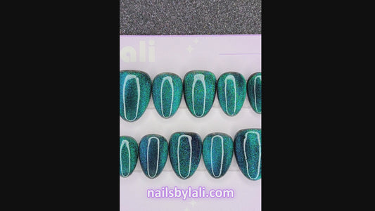 Large Almond Extra Short Velvet Cat Eye Color Shifting